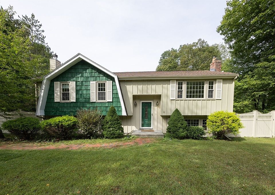 1st image of 23 Lexington Ln