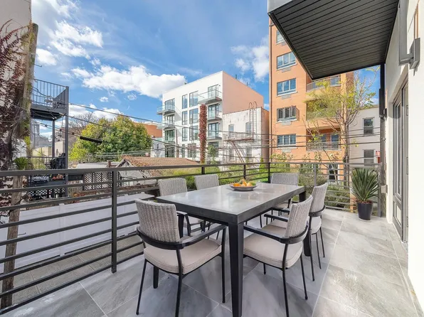 25-14 Newtown Avenue image 8 of 13