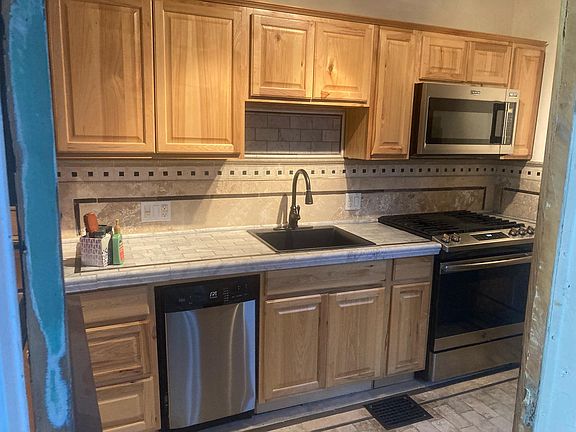 5th image of 3-1617 W Pacific Ave #3