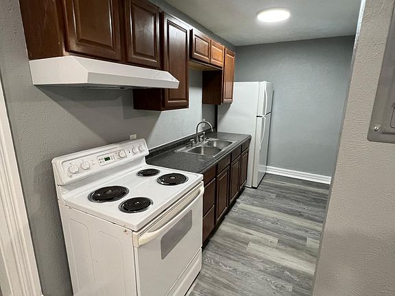 5th image of 121 W Madison St #2
