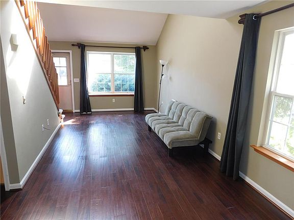5th image of 2707 Victoria Ln