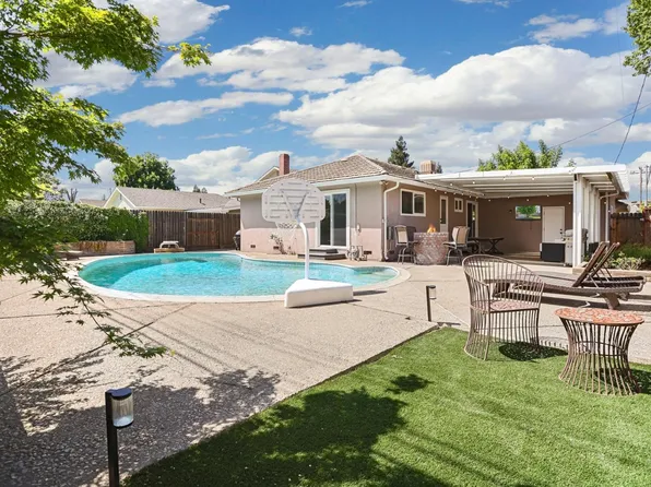 1408 Vista Dr, Lodi, CA 95242