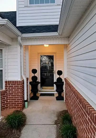 519 Cliffview Ct — Photo 1