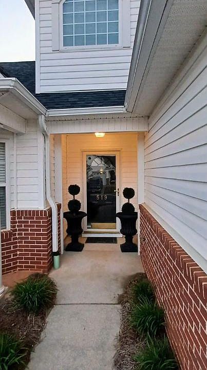 1st image of 519 Cliffview Ct