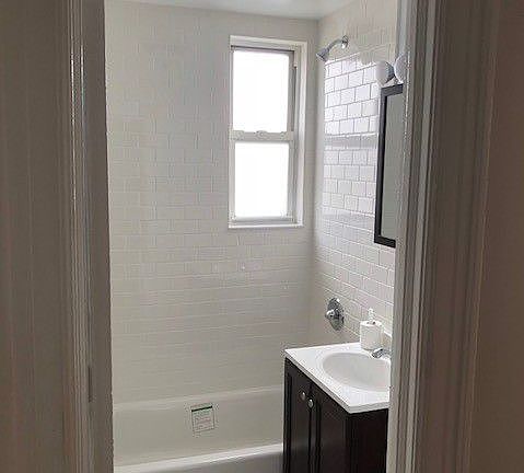 3rd image of 2053 29th St APT 3F