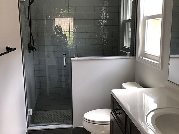 2nd image of 1930 E Ocean View Ave