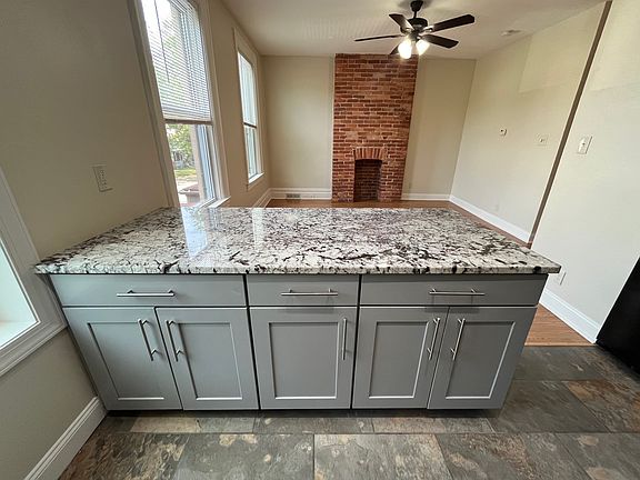 3rd image of 837 Highview St #2