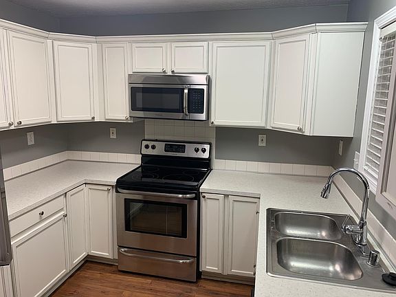 4th image of 533 Wellington Gardens Dr
