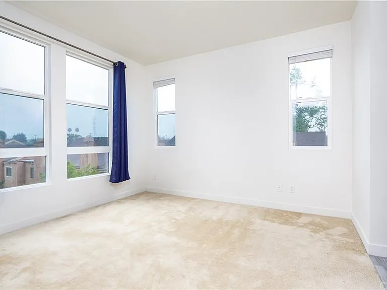 479 Marc Pl — Photo 12