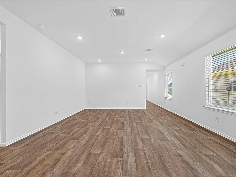 3030 Holland Lakes Dr — Photo 10