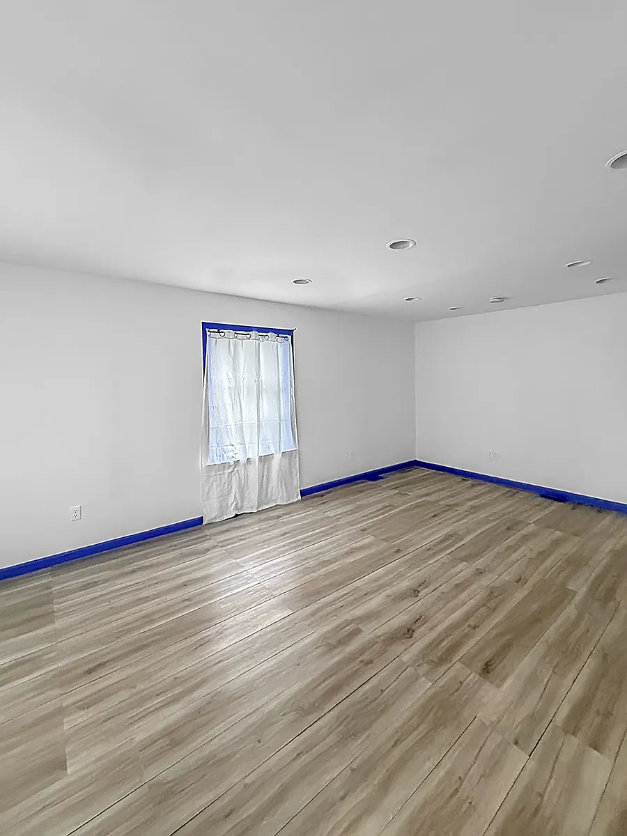 LIVING ROOM (UN-STAGED) - 4112 Bronxwood Ave #2