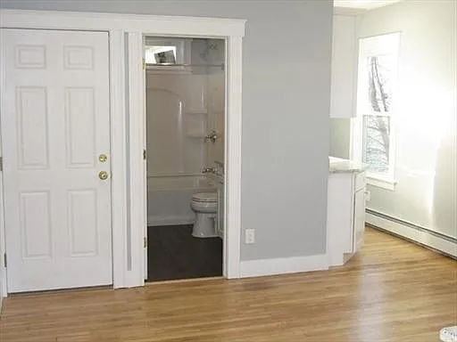 28 King Philip Rd — Photo 3