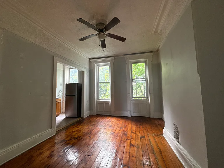 835 Greene Ave #3 — Photo 2