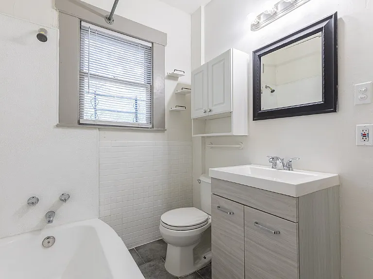 706 Canton — Photo 19