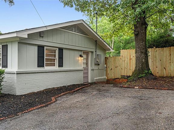 3rd image of 216 Norden Dr E
