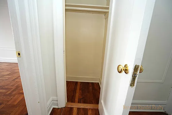 Rented by Norman Raindel, LREB | media 59