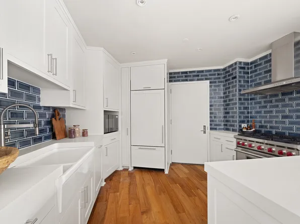 161 Duane Street image 7 of 15