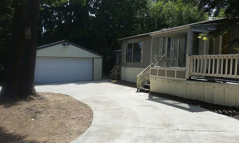 1st image of 641 E Bluff Dr