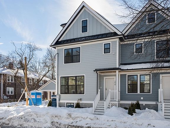 3rd image of 298 Cabot St #298