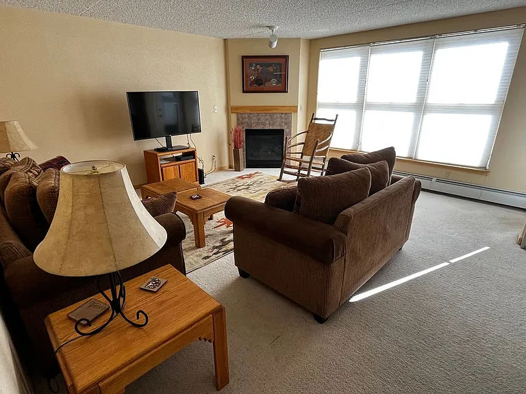 980 Lakepoint Dr #203 — Photo 5