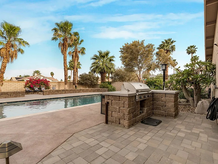 43260 Silktree Ln — Photo 32