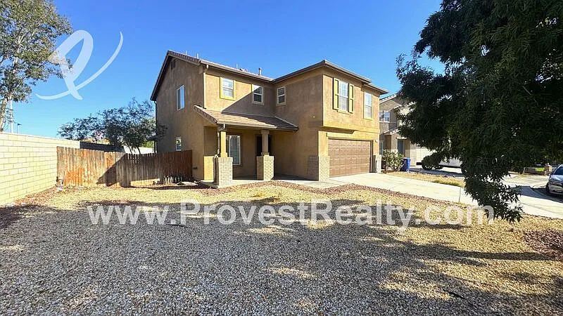 3 bed, 2.5 bath, 1954 sqft, $2,250 — Photo 2