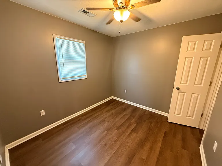 2 bed, 1.0 bath, $750 — Photo 6
