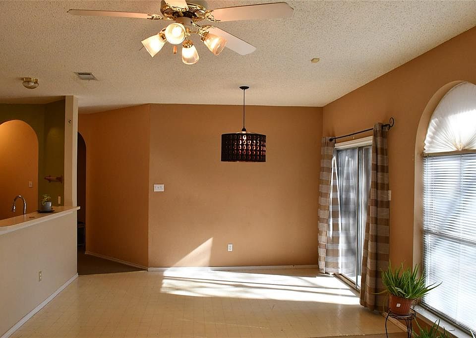 1st image of 1912 Chandler Ln