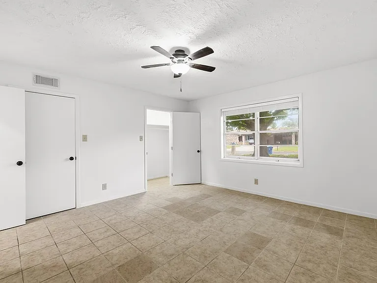 301 N Manor Dr #A — Photo 8