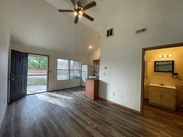 9516 Main Entrance Dr — Photo 32