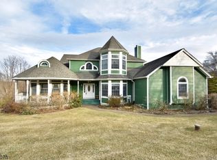 15 Hidden Hills Rd, Oak Ridge, NJ 07438