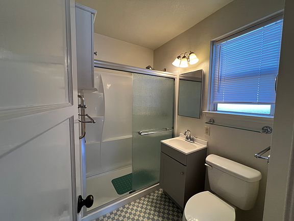 4th image of 4707 Clark Ave #4711