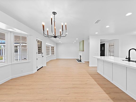5th image of 12392 Country Ln