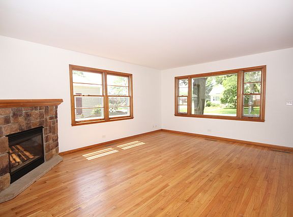 3rd image of 103 N Elroy Ave