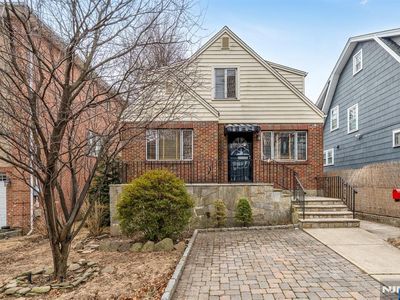 44 Knox Ave, Cliffside Park, NJ, 07010