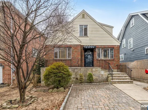 44 Knox Ave, Cliffside Park, NJ 07010