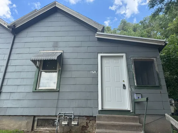 1717 Center St, Saint Joseph, MO 64503