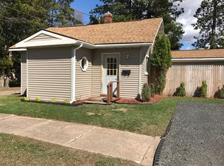 201 Elizabeth St, Kingsford, MI 49802