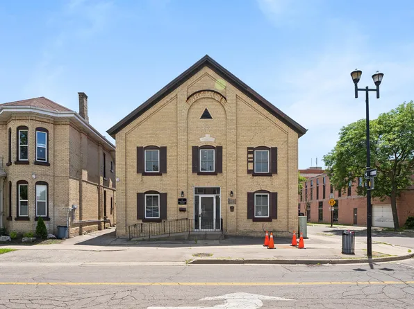 35 Wellington St #2L, Brantford, ON N3T 2L7