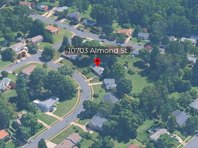 10703 Almond St — Photo 2