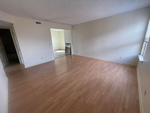 4th image of 1055 N Buckman St APT 19