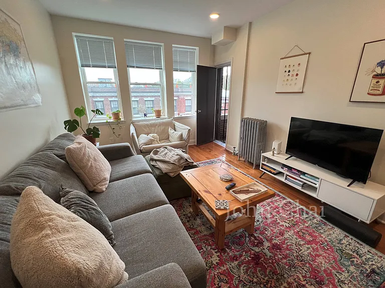 123 Sutherland Rd #N — Photo 6