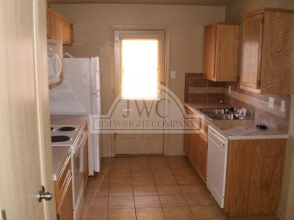 5th image of 1303 Cinch APT B