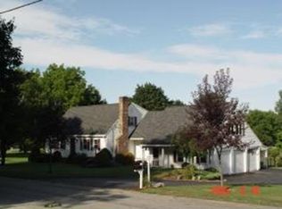 4 Hilltop Rd, Plaistow, NH 03865