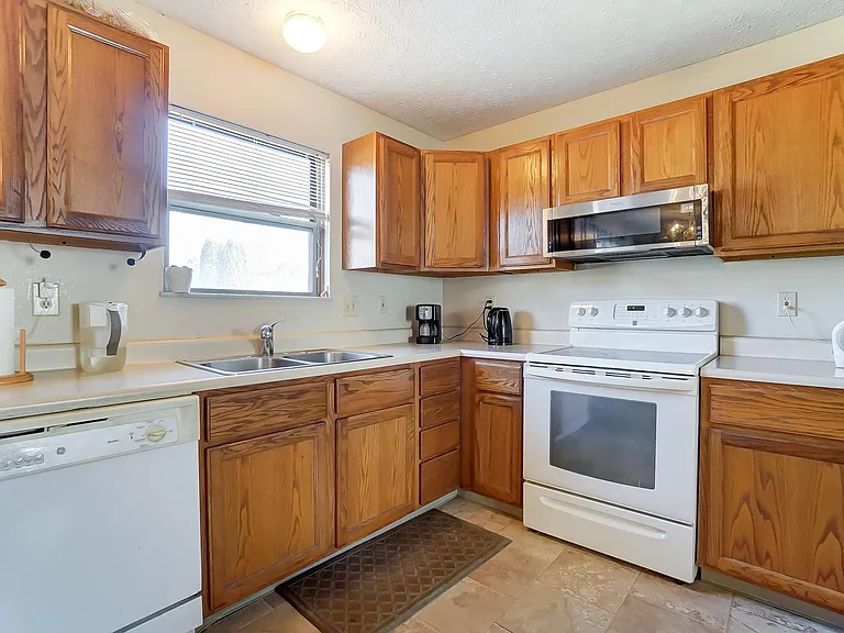 4056 Brookrun Dr — Photo 11