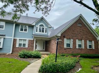 5S510 Scots Dr APT G, Naperville, IL 60563