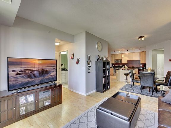 3rd image of 500 Grant St E #1004