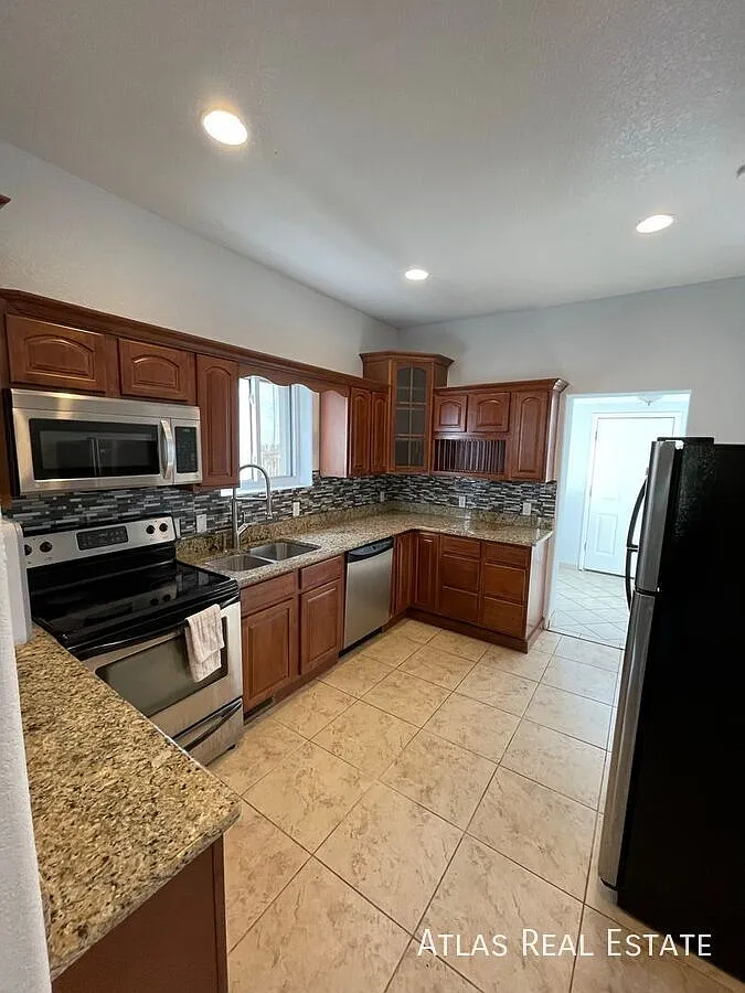Coming Soon Historic Baker Charmer With Exposed Brick, Private Yard & 2-Car Garage — Photo 2