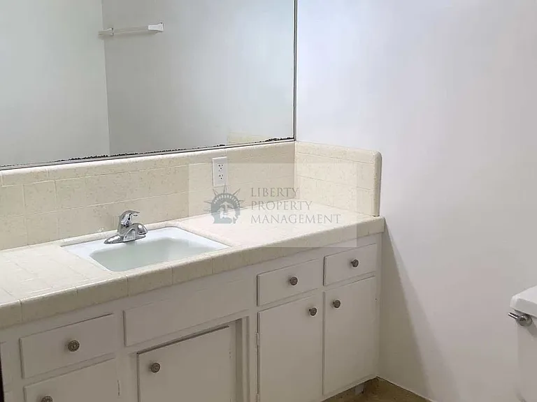 625 Mayflower St — Photo 4