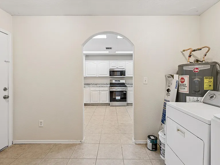 735 E South Mountain Ave — Photo 33